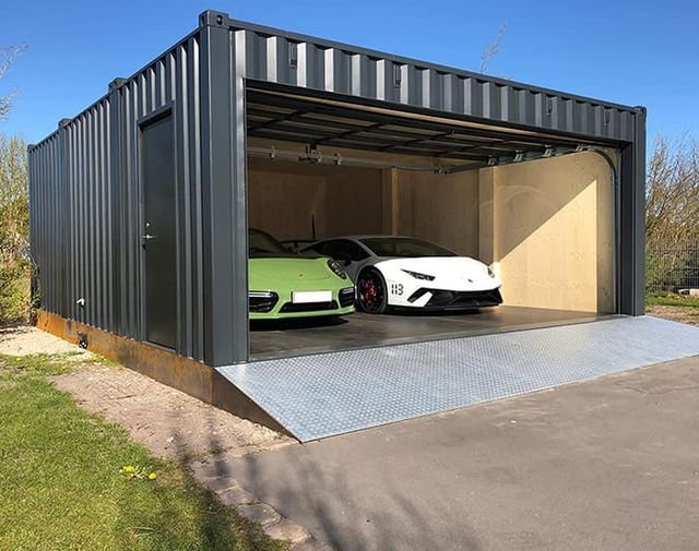 Garage container avec porte sectionnelle