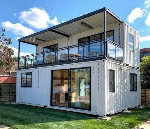 Quebec container homes are built from exactly what it sound like; shipping containers used on trains, trucks, and ships to carry goods.